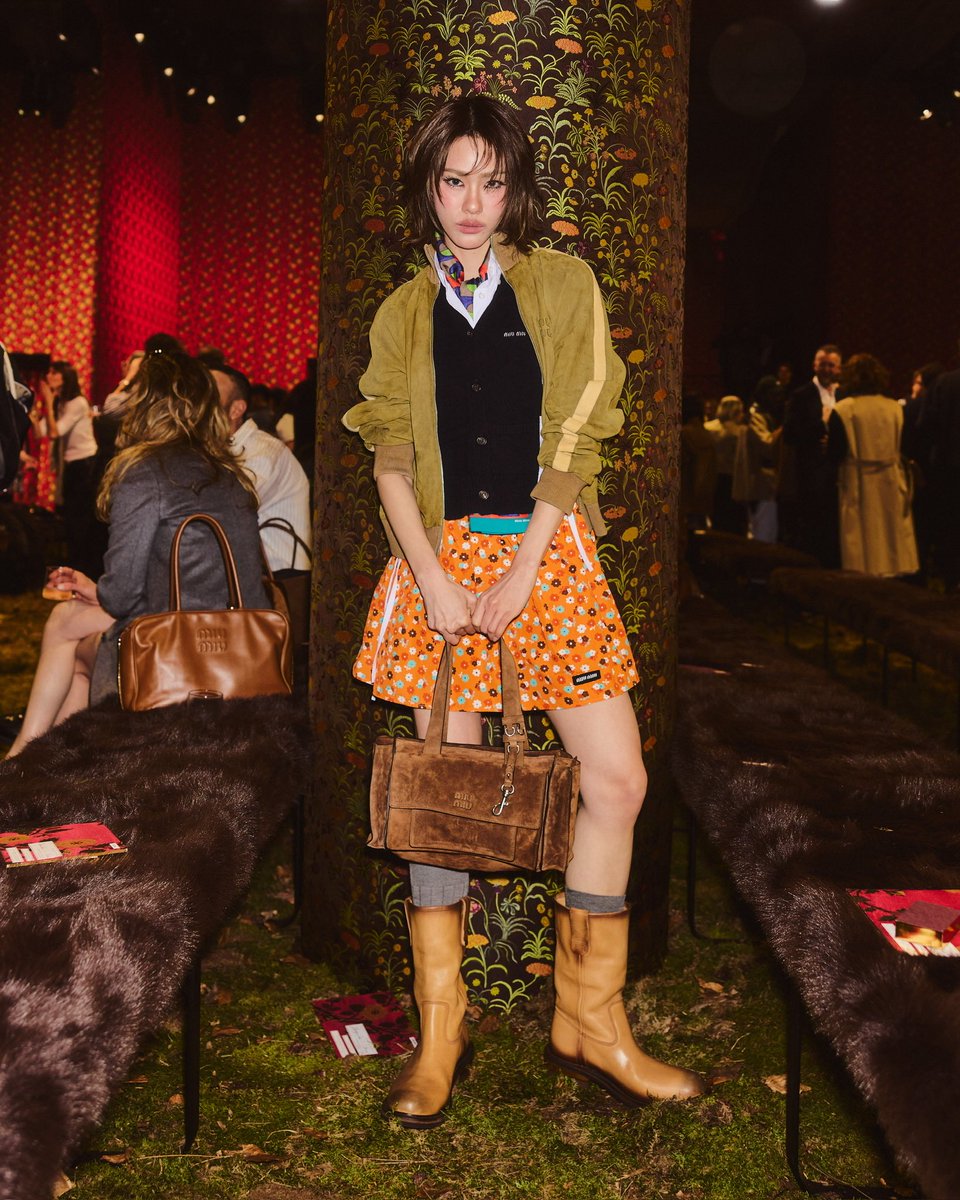 GMMTV's tweet photo. ภาพ “เอมี่ ทสร” เข้าร่วมงานแฟชั่นโชว์ Miu Miu Fall Winter 2026 ที่จัดขึ้น ณ กรุงปารีส ประเทศฝรั่งเศส เมื่อวันที่ 10 มีนาคมที่ผ่านมา

Miu Miu Fall Winter 2026 Show
Palais d’Iéna, 9 Pl. d'Iéna, 75016 Paris, France

#MiuMiuFW26 #MiuMiuFW26xEmi #MiuMiu @MIUMIUofficial 
#Emiamily #GMMTV @emiamily