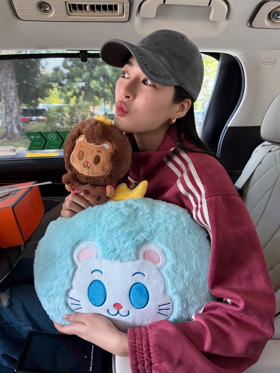 LingOrmCH3's tweet photo. Hello Singapore 🇸🇬!!!

#LinglingKwong #หลิงหลิงคอง‌ https://t.co/cE9jTFcLib