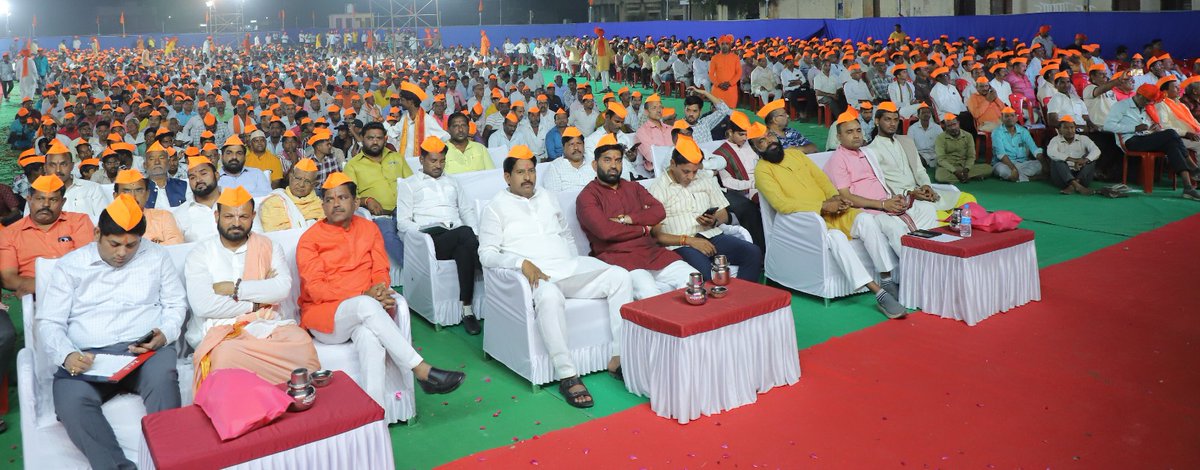 Thousands of #Hindus gathered at the Hindu Rashtra Jagruti Sabha in Solapur, expressing a strong resolve to work collectively for Dharma protection and the vision of #RamRajya. The gathering highlighted growing concerns about global conflicts, ideological attacks on Hindu