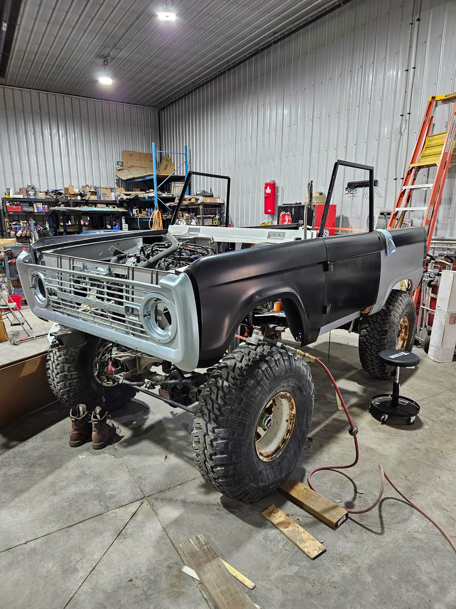 Agronomydoc's tweet image. ‘Sorry, I can’t take your call right now as I’m either in the field or busy planning new experiments’ 😎 #bronco #restomod