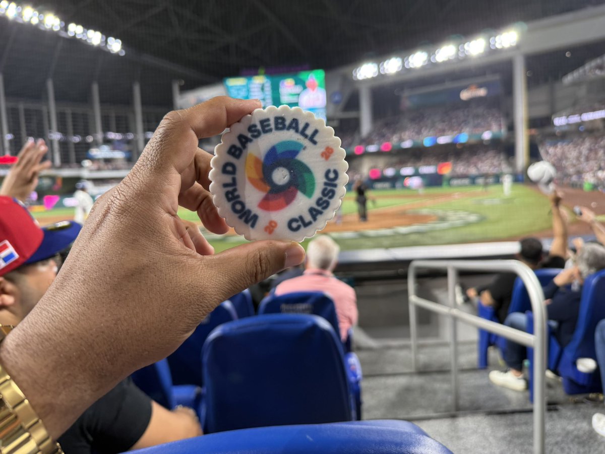 JoezMcfLy's tweet photo. Thank @JomboyMedia for sendin me down here to really showcase my culture in the way it deserved to be real talk. I really wanted to make sure everyone knew how Latinos get down when it comes to baseball. Now i go home. Amo ami raza y mis raíces . Dominicano soy🇩🇴 https://t.co/spnxFTtmeU