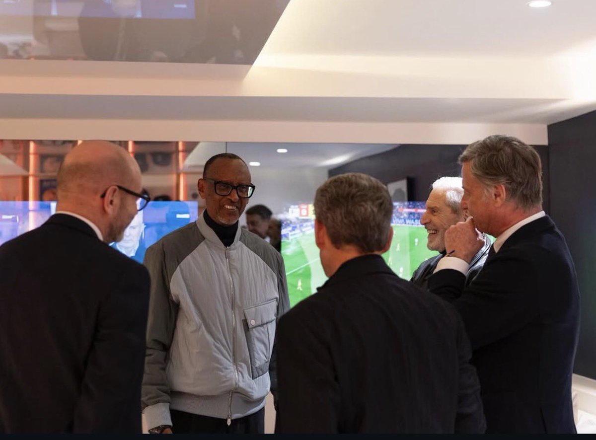 imfuraluc01's tweet image. #UCL 

H.E Paul Kagame, A Passionate Lover of Football, Attended The #UEFACL Round of 16 first-leg clash between #PSG and Chelsea yesterday. ⚽

The Reigning champions PSG defeated the world champions 5–2, Scoring several Late Goals to take a strong advantage ahead of the second