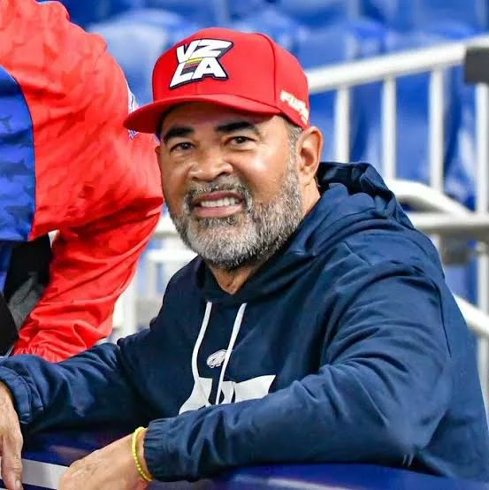 Te puede agradar o no, pero estoy seguro que Oswaldo Guillén mueve la banca en ese último episodio y no le importa sí se queda sin receptor, porque estoy también seguro que no hace una alineación con 3 receptores seguidos y ninguno en la banca.