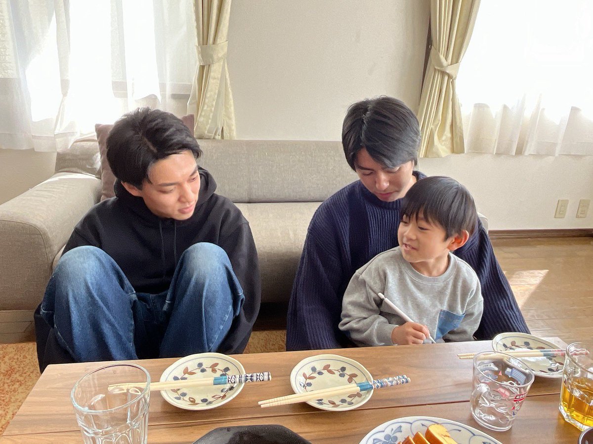 hotori_taku325's tweet photo. 終始笑顔の絶えない素敵な撮影環境でとても楽しかったです(^^)ありがとうございました！
のぶと「たま蜂」以来の共演になったのがとても感慨深い…。主演鈴木暢海、白田監督作品、是非！お楽しみに👍 https://t.co/csWCQtmhfv