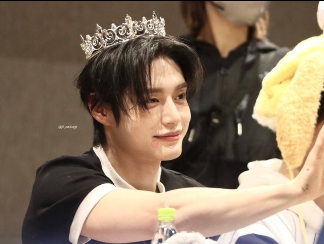 No importa lo que hagas, Jiwoong. Yo te sigo hasta el fin del mundo. Seguís en ZB1?  Voy a apoyarte . Querés ser actor? Yo voy a estar ahí. Hagas lo que hagas voy a ser tu fan #1 porque me hace feliz serlo