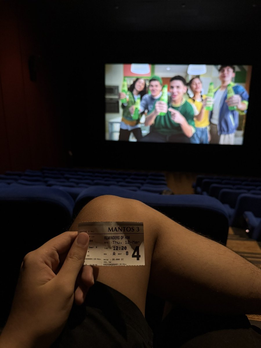 K70003Ken's tweet photo. Akhirnya nonton sndri🤣 https://t.co/8PXGHPeQDq