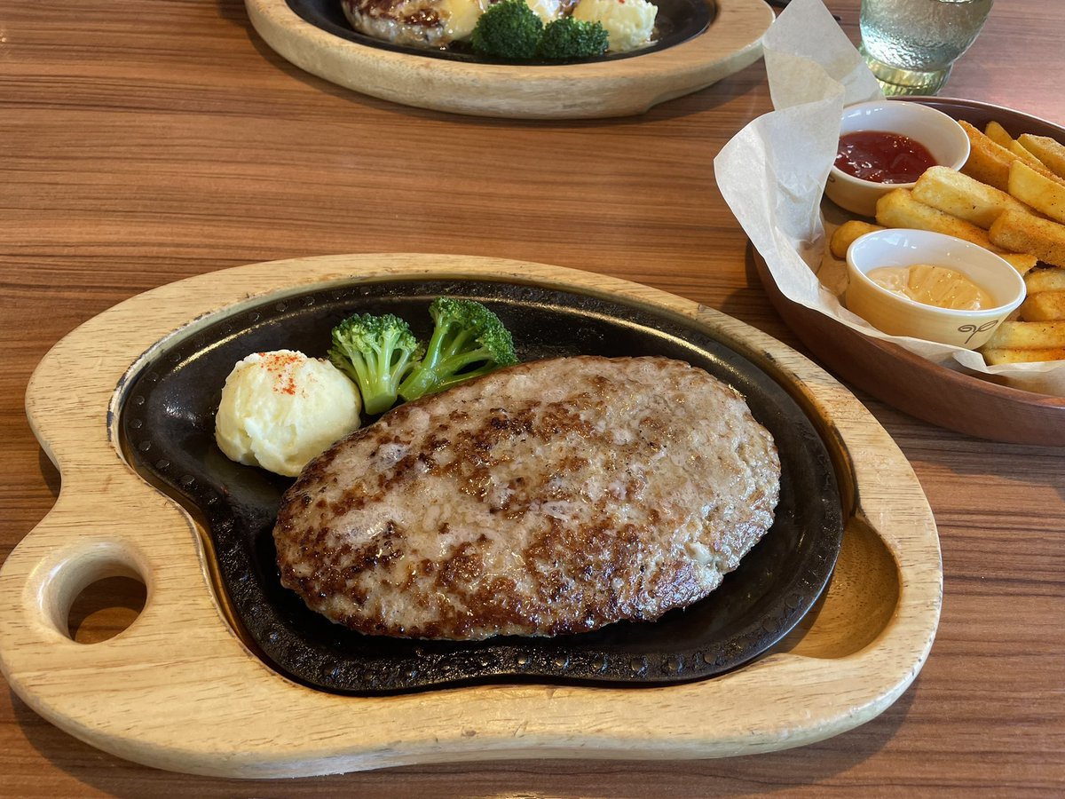 GTimeDetourRoad's tweet photo. びっくりドンキーがドンキーってほんと？ https://t.co/xxxOecJ6uU