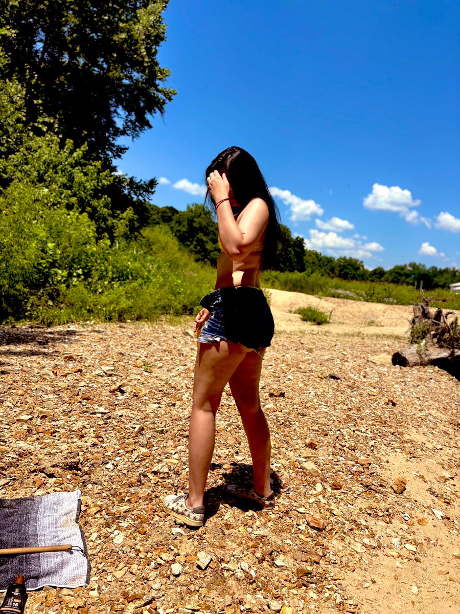 stonergirl😝 tweet media