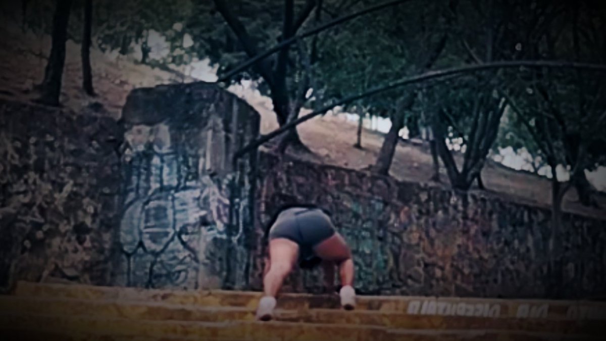 BellaEscor38243's tweet photo. No hay miedo que no haya aprendido a esquivar, ni sombra que no haya hecho mía. Lo que creyeron que me destruía me enseñó a levantarme más rápido, a mirar la traición sin pestañear. Cada caída se volvió escalón, cada golpe me convirtió en algo que ya no se rompe. https://t.co/KqmcFScG7U