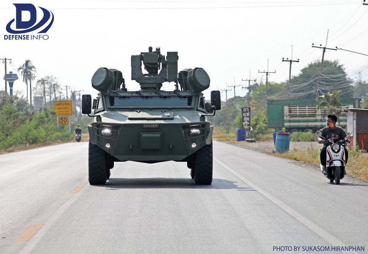 new27brigade's tweet photo. 泰國在「金色眼鏡蛇」演訓期間，展示反無人機裝甲車 First Win ARV，向各國軍事代表團展示泰國自製裝備

車身低矮利於偵查，可運載至C-130運輸機，配備 MLIDS 機動低速無人機綜合防禦系統，探測和定位各種類型無人機，360度雷達偵測到，並由自動目標追蹤砲塔摧毀敵目標威脅
https://t.co/2SzAPiDZ14 https://t.co/Lff8Az53OS