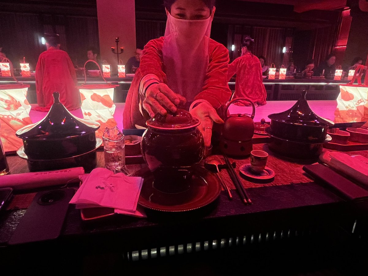 假正经 tweet media