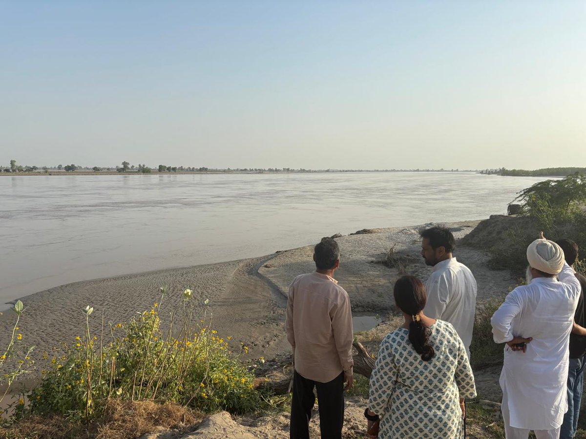 PwC_IN's tweet image. Through our flood recovery efforts, the PwC India Foundation is working alongside local partners and community members across India to combine immediate relief, rehabilitation and long-term resilience. Click to read full: bit.ly/4umBoUw

#PwCIF #CommunityResilience