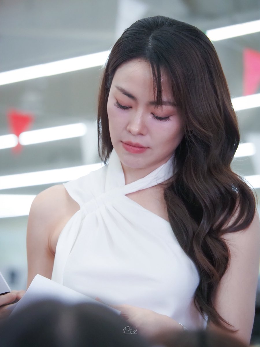 เขินพี่หัสwa 😳
#praewh