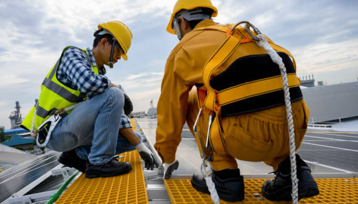 TycoonStoryCo's tweet image. 🚨 Roof Safety Solutions: Protect Workers &amp;amp; Stay Compliant! 

Ensure safety with fall arrest systems, guardrails, and more. Protect your team and meet health &amp;amp; safety standards!

tycoonstory.com/how-roof-safet…

#roofsafety #workplacesafety #fallprotection @SafeRoof777