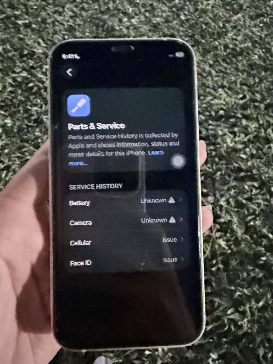 miakaest's tweet photo. • phone is working 
• wifi used only (i think esim will work) 
• there’s a black screen (lower right) 
• 79% bh 
• face id not working https://t.co/w3qWk0VJeu