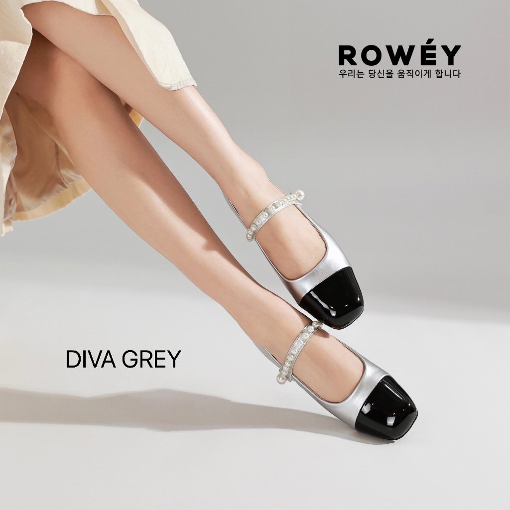 sunflowerrss_07's tweet photo. Sepatu flat wanita yang lagi trending!
Desain mewah dengan detail sparkling yang bikin tampilan kamu makin elegan dan classy.
Nyaman dipakai seharian, cocok untuk kerja, hangout, sampai acara spesial.
https://t.co/z9buroUZHj https://t.co/qiMCCtnPKJ