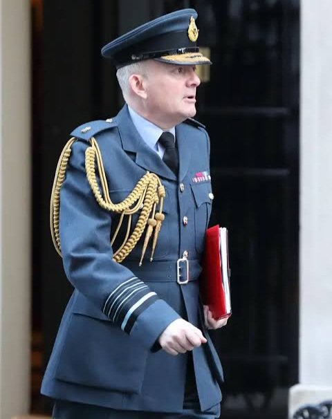 Modern Royal Navy tweet media