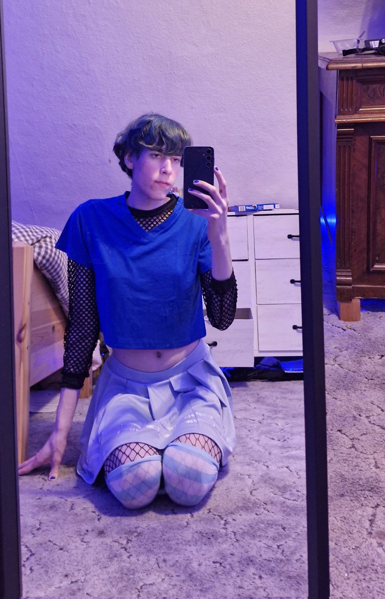 flophone tweet media