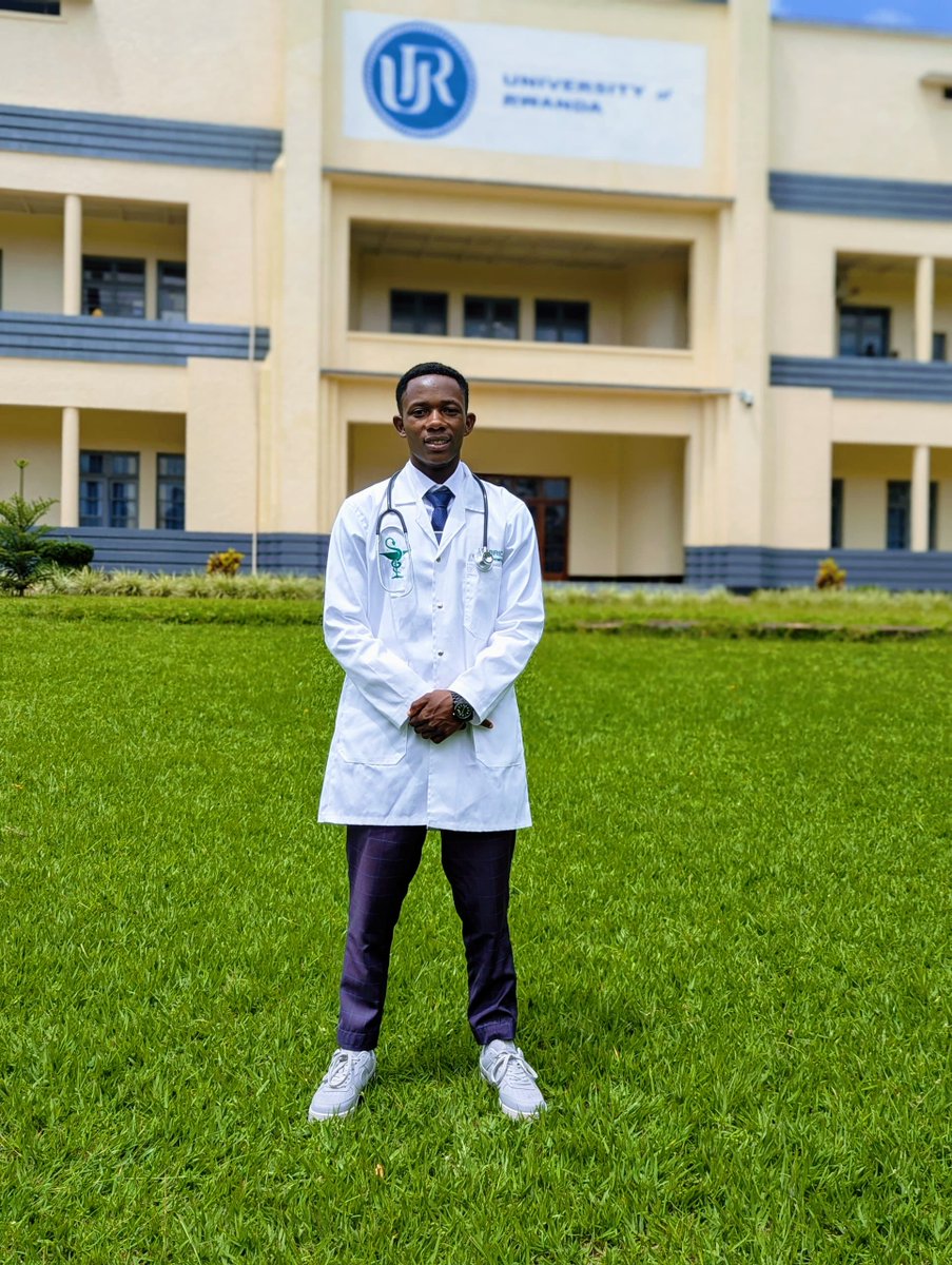 fabrishimwe003's tweet photo. Flash back 🔙 to the White Coat Ceremony 2026! Here's to practicing what we have been learning and playing our part in fostering public health 💪
#PharmacyProfession
#WCC2026 https://t.co/Ok6WOy1MMl