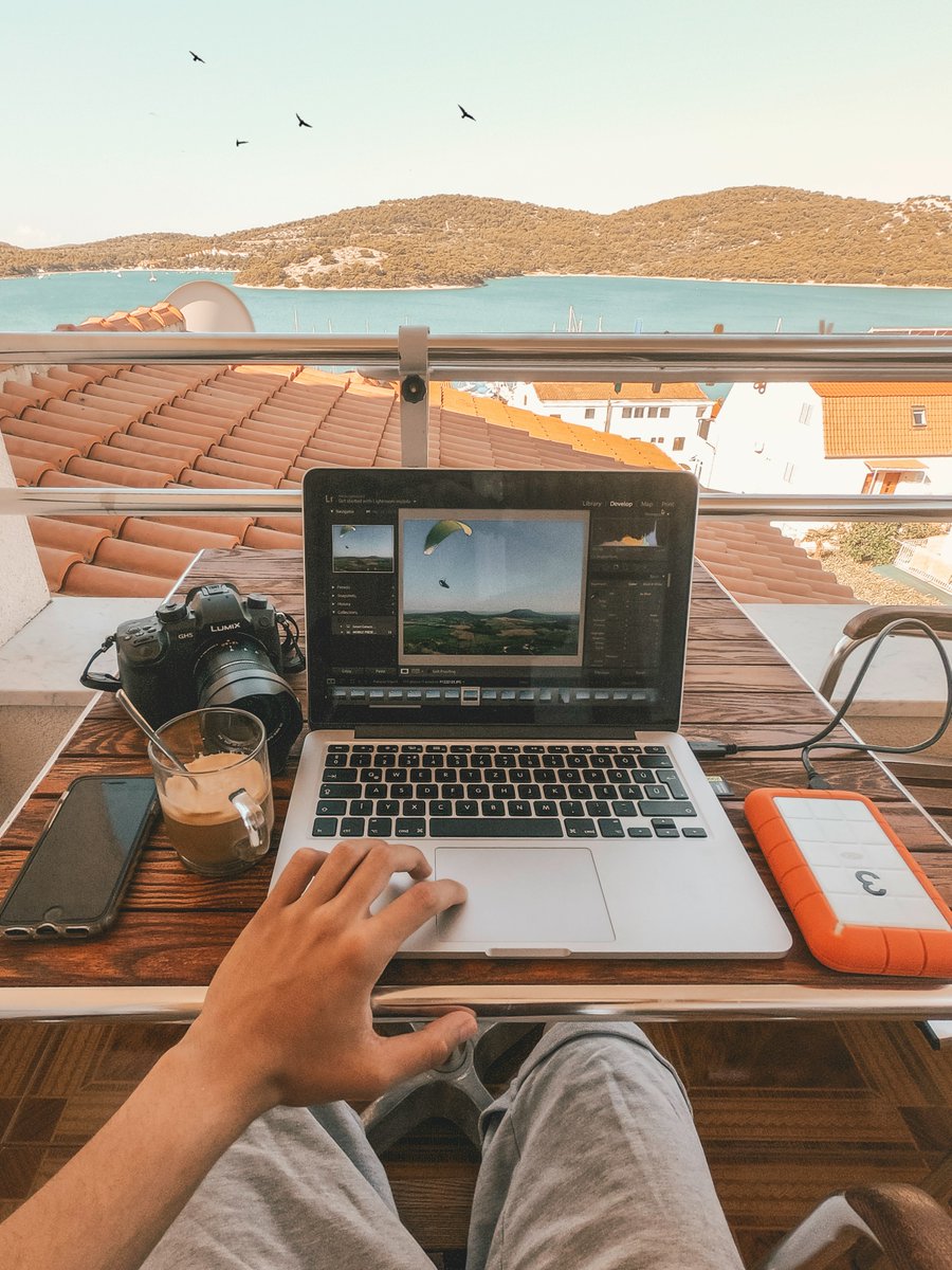 AztirHouse's tweet photo. BLOG POST:
Freedom is one of the most powerful motivations behind digital nomadism. The ability to design your own schedule, choose your environment, and escape traditional office structures offers enormous appeal.

https://t.co/dTmvlCJinT

#digitalnomad #newblogpost https://t.co/l2uD7jwOyB