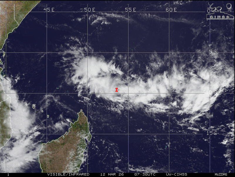 jnmet's tweet image. The tropical low south-southeast of #Seychelles &amp;amp; northeast of #Madagascar will strengthen as it drifts toward the SSE over the next few days. The low can become a tropical storm by the time it is expected to pass near #Mauritius early next week.