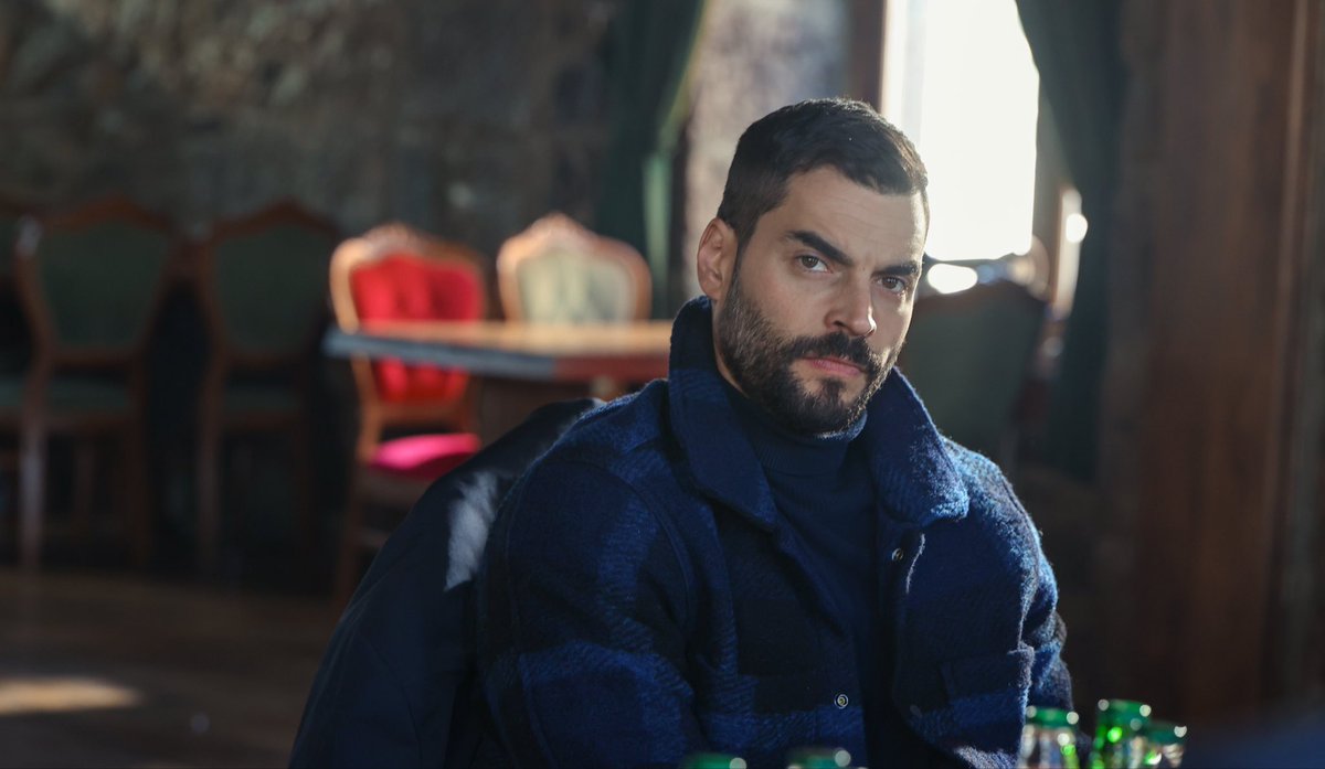 menekseeseme's tweet photo. Bugün günlerden Veliaht..🥰
Bugün günlerden Timur...🤩
Bugün günlerden Akın...😍
#AkınAkınözü
#Veliaht https://t.co/2xSO6acZsJ