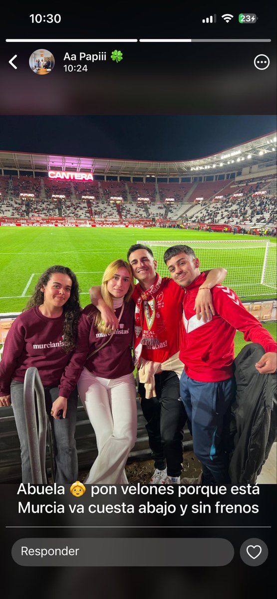 -paso una foto por el grupo familiar 
+mi padre en corto: