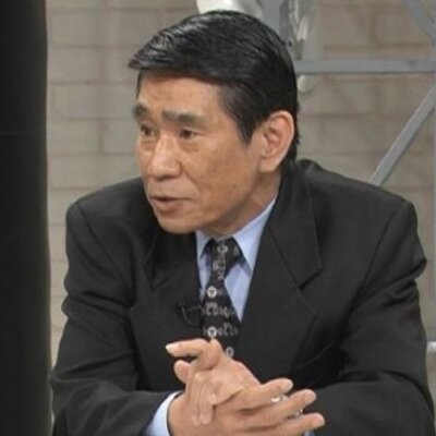 相手のマイカーなんですけどガーナ出身でロンドンオリンピックのガーナ代表、それでプロでは24戦全勝なんですよ。だからマイカーがカシメロに勝ってチャンピオンになったら「車」買うそうなんですね。「マイカー」。（カシメロvsマイカー）#ボクシング #boxing
