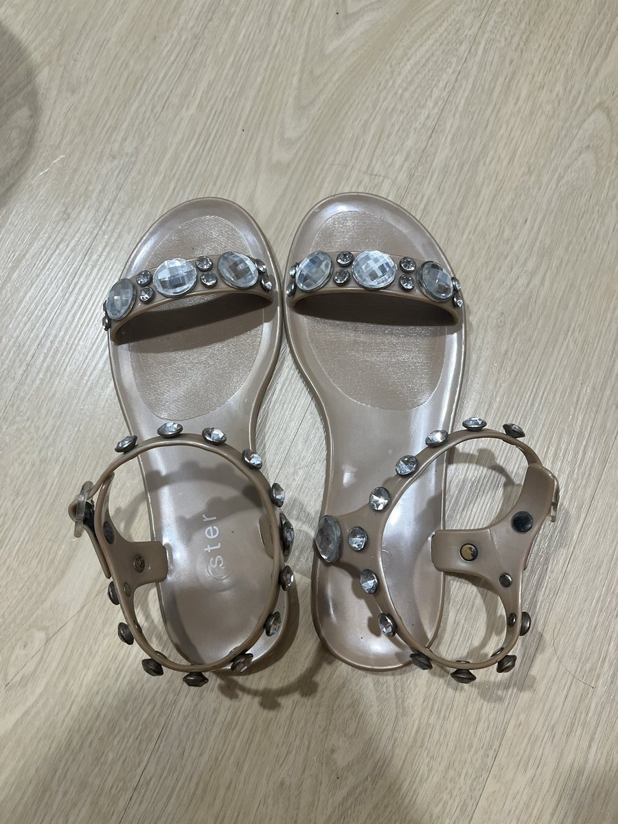 ทาโร่ tweet media