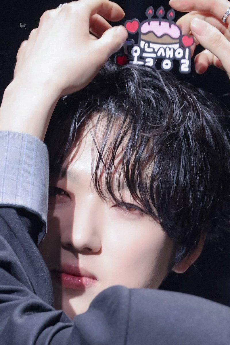 Bᴇᴀᴜᴛʏ_ᴰᴹ tweet media