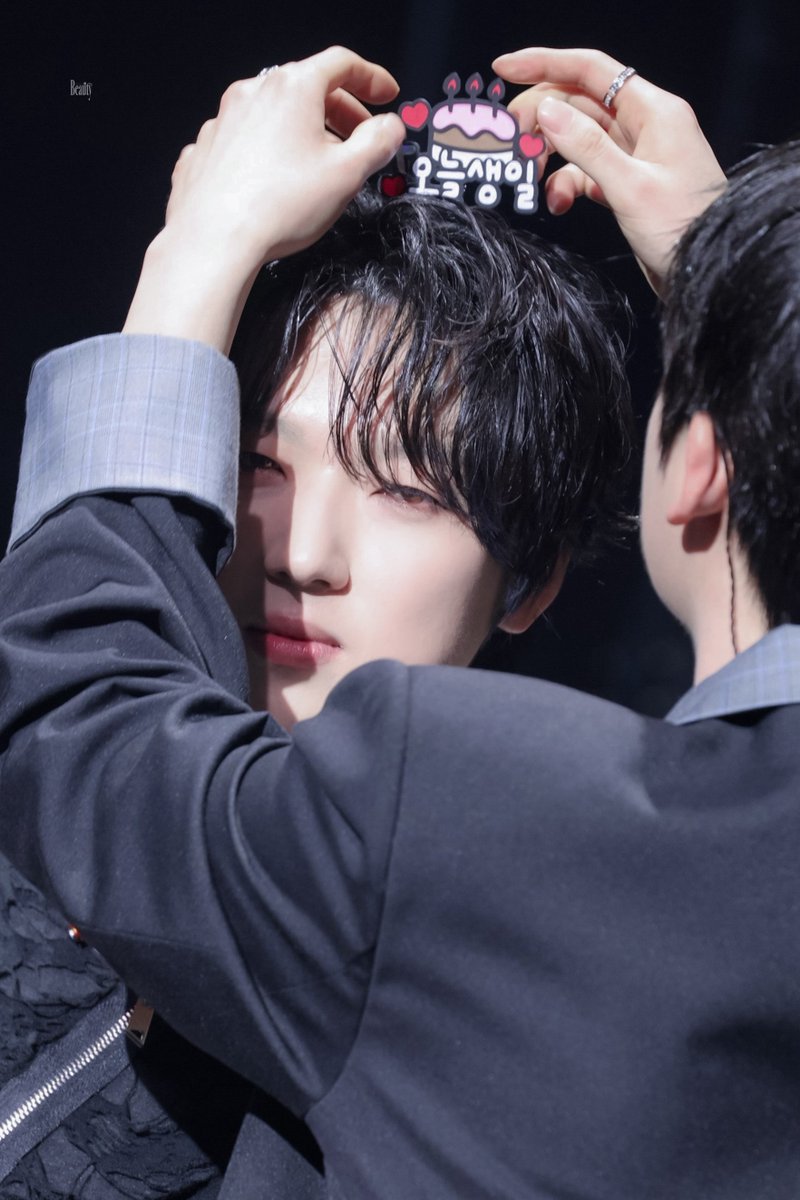 Bᴇᴀᴜᴛʏ_ᴰᴹ tweet media