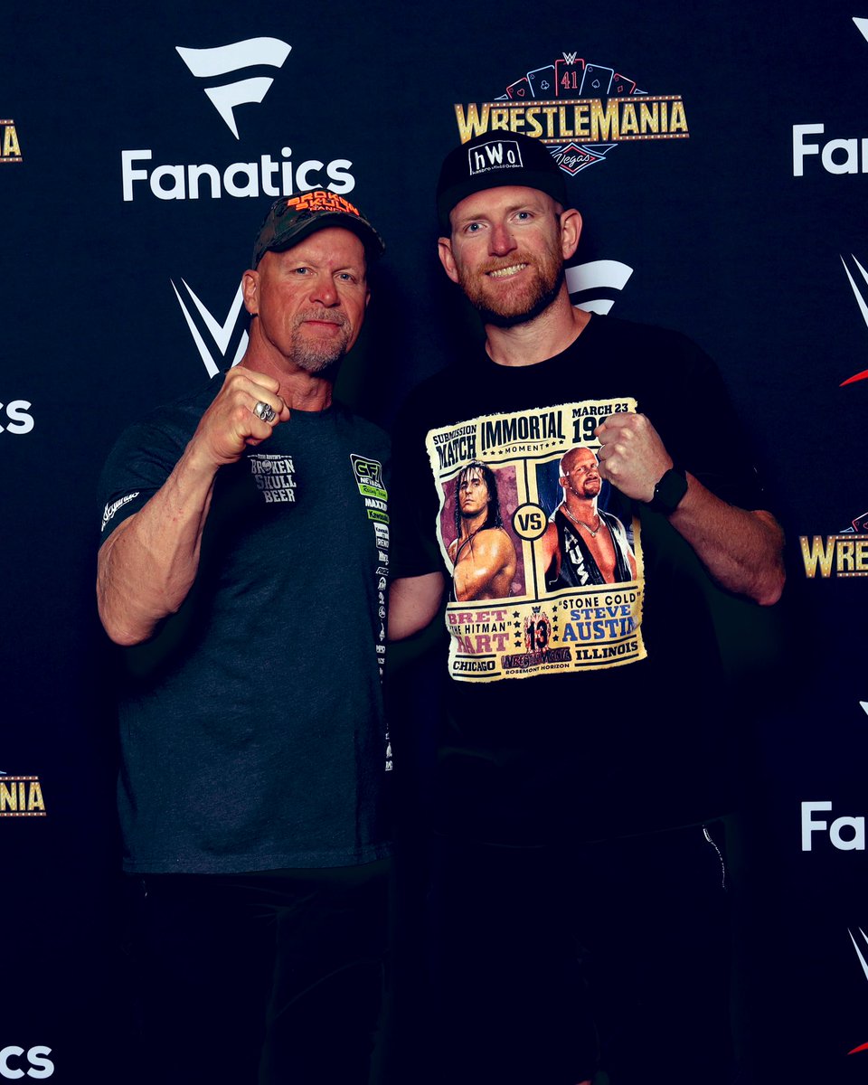 ShoneCold's tweet image. 📸 WrestleMania 3️⃣8️⃣ 📸 

Posting a photo each day with a Wrestler I’ve met from each #WrestleMania on the run up to #WrestleMania42 &amp;amp; trying to avoid duplicates 

When Shone Cold met #StoneCold 

The KO Show turned into @steveaustinBSR vs @FightOwensFight at #WrestleMania38