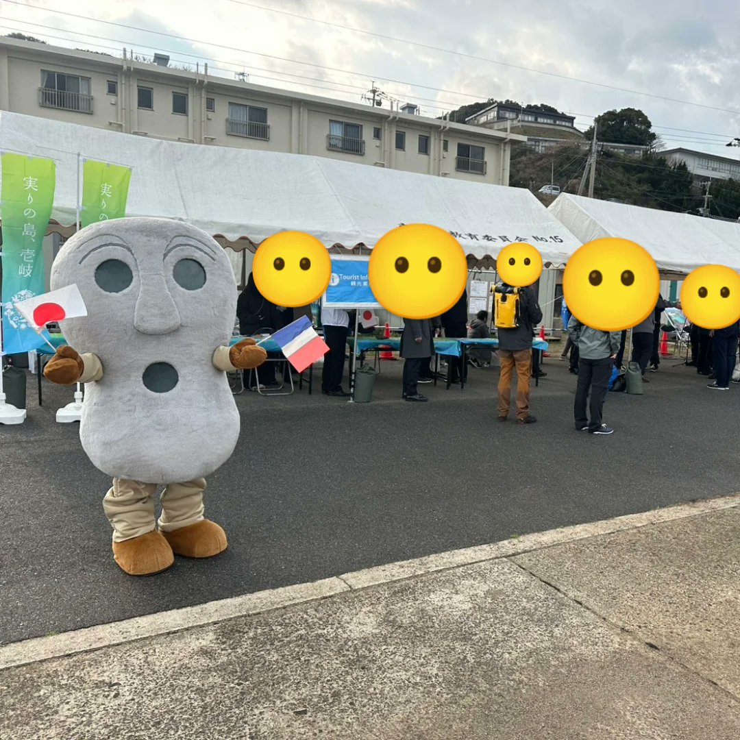 ikikotsu's tweet photo. 本日壱岐市にル・ジャック カルティエ号が寄港されました🚢
壱岐を満喫されていたら幸いです

この後の旅路もどうかご無事で！

 #壱岐市
 #壱岐交通 
 #ルジャックカルティエ https://t.co/jXjaa2f2Kg