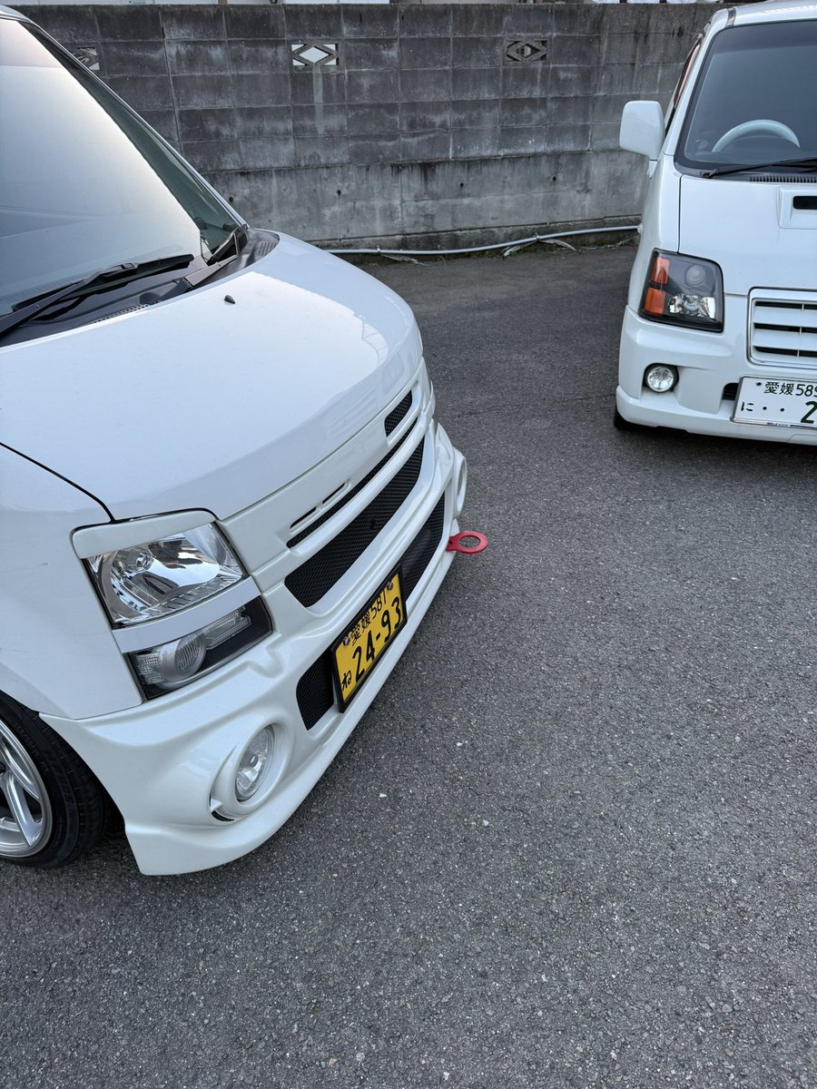 ワゴンRとワゴンRのオイル交換して、
ワゴンRとワゴンRでミーティングしました。(ぼっち)