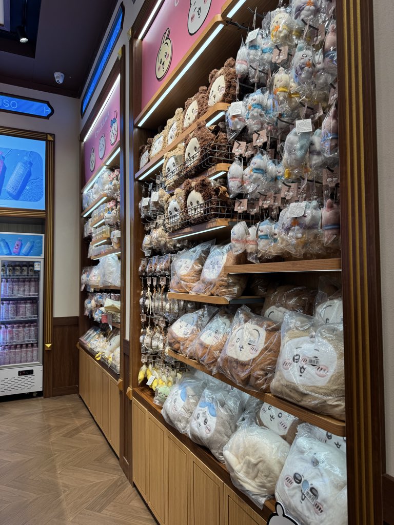 phuwinlony's tweet photo. Fallen into a world of plush toys https://t.co/MzwmZvicnO