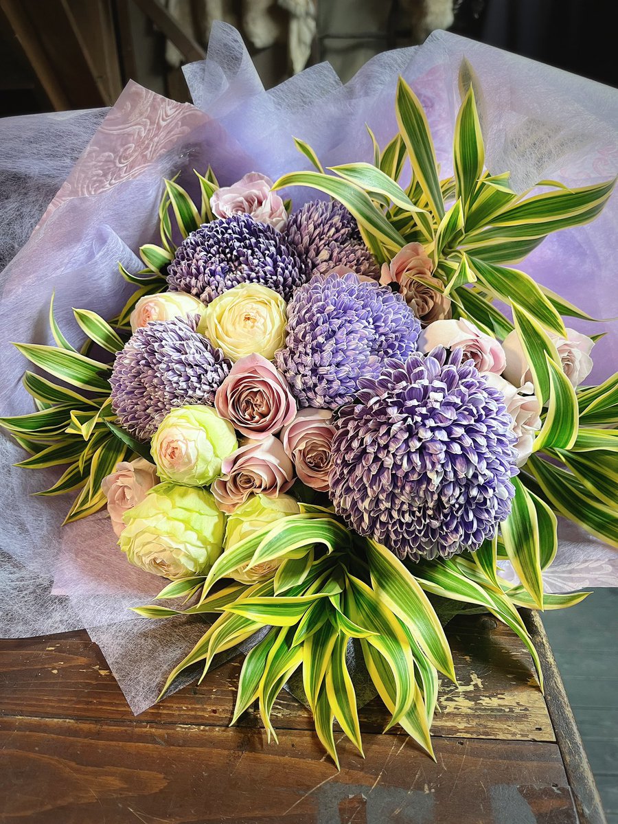 衣装に合わせた舞台用花束✨