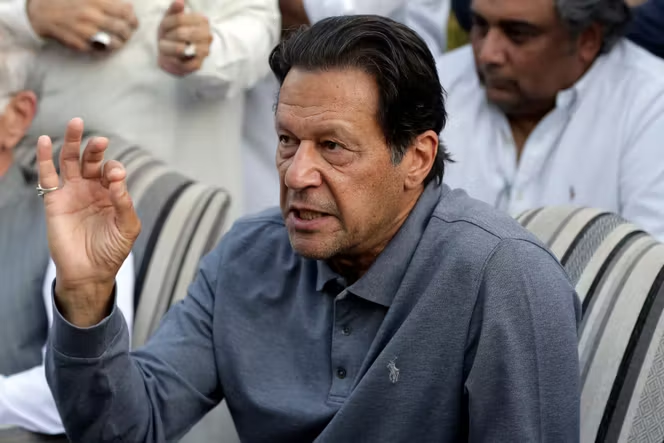 rizwanghilzai's tweet photo. اسلام آباد ہائیکورٹ نے عمران خان کو شفا اسپتال فوری منتقلی کی درخواست اسلام آباد ہائیکورٹ نے مسترد کر دی

 چیف کمشنر میڈیکل بورڈ بنائیں گے وہ جیل سے باہر کسی ہسپتال میں منتقل کرنے نا کرنے کا فیصلہ کرے گا https://t.co/hfgsgkbLet