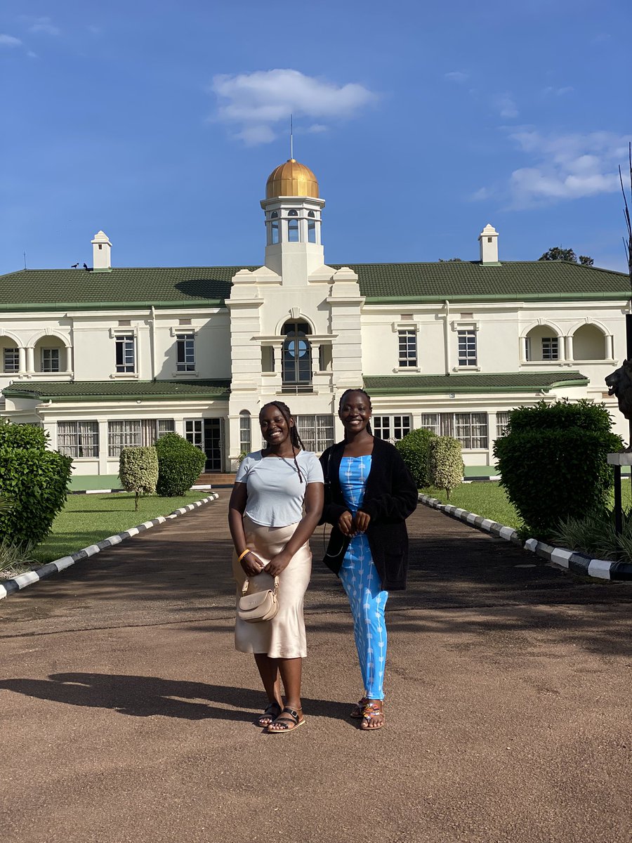 maggienakivumbi's tweet photo. @Martha_Kaylar and I visited the @BugandaKingdom_ in Mengo to learn about our culture and traditions and we were blessed with finding the Kabaka in the Kingdom
We were not only welcomed but also fed with fresh Jackfruit to smooth out bodies
#bugandaheritage https://t.co/txtmFtEkNt