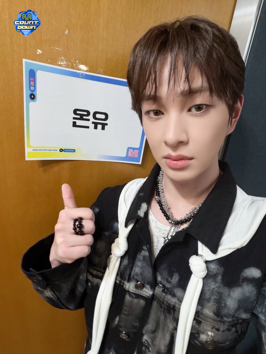 아니 이거 조각상 아닌가요? 이게 조각상이 아니라고요? 이게 조각상이 아닐 수가 있나? 이게 맞나? 어떻게 조각상이 아닌데 이러지? 어떻게 이렇게 아름다울 수가 있지? 이상하네 조각상이 아닐리가 없는데… ✨조각상의 최초 공개 무대 커밍 순 ✨

#엠카운트다운 #MCOUNTDOWN
#온유 #ONEW