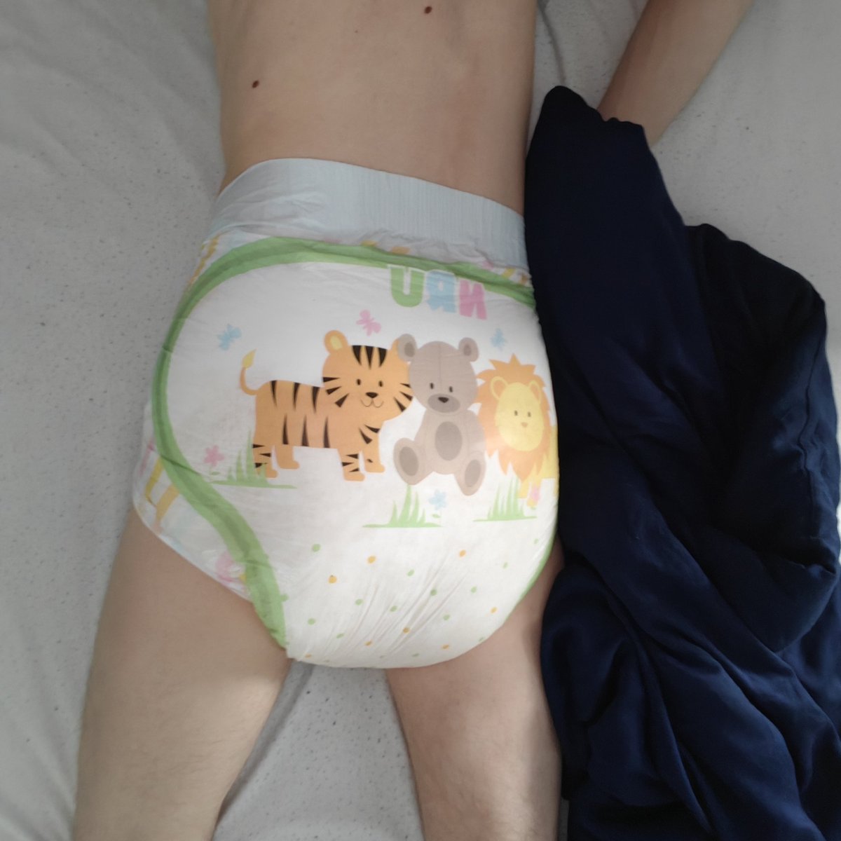 danishdiaperguy tweet media