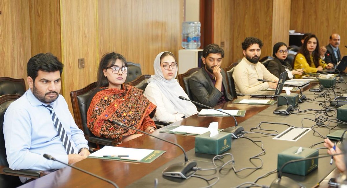 Minister for PD&amp;SI Prof.Ahsan Iqbal held a productive meeting with the CPEC project Media Team and Research Officers to discuss strategic priorities, communication strategies, &amp; innovative research aimed at strengthening sustainable development and regional connectivity.