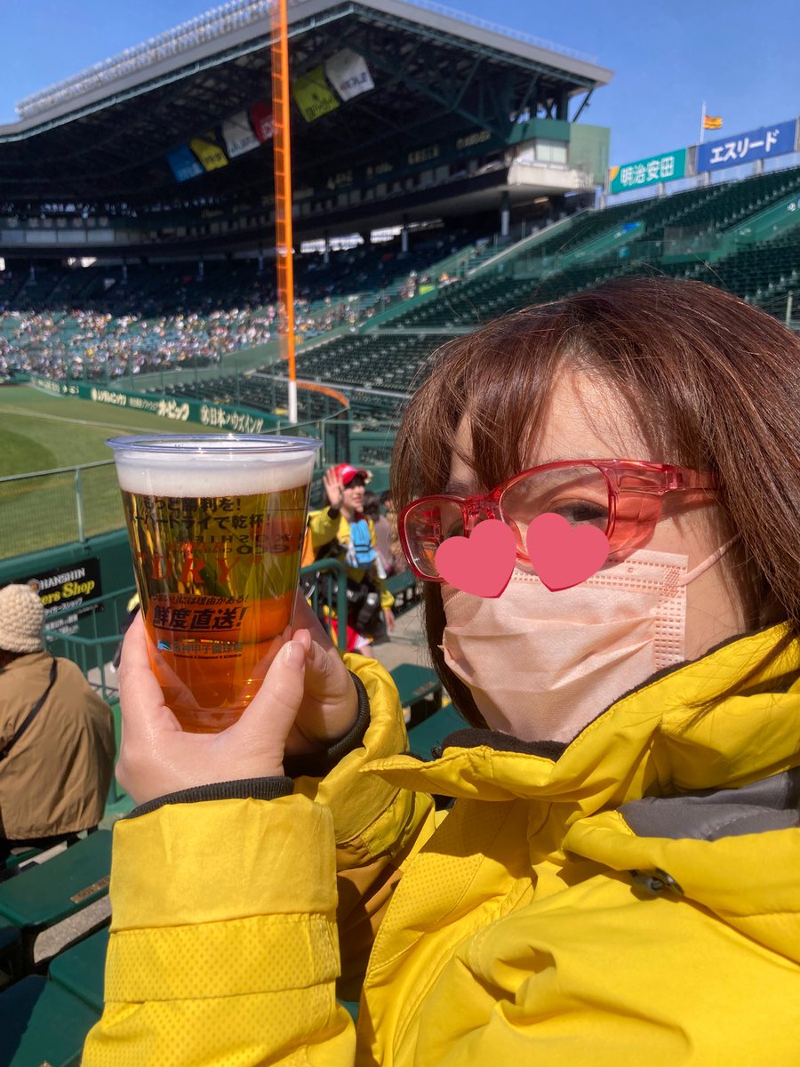 gromsyellow's tweet photo. プレイボール前にビールゲット🍺快晴なんで甲子園あったかい☀️
#阪神甲子園球場 #阪神タイガース #埼玉西武ライオンズ #オープン戦 2026/3/11 https://t.co/7dVWDksGl4