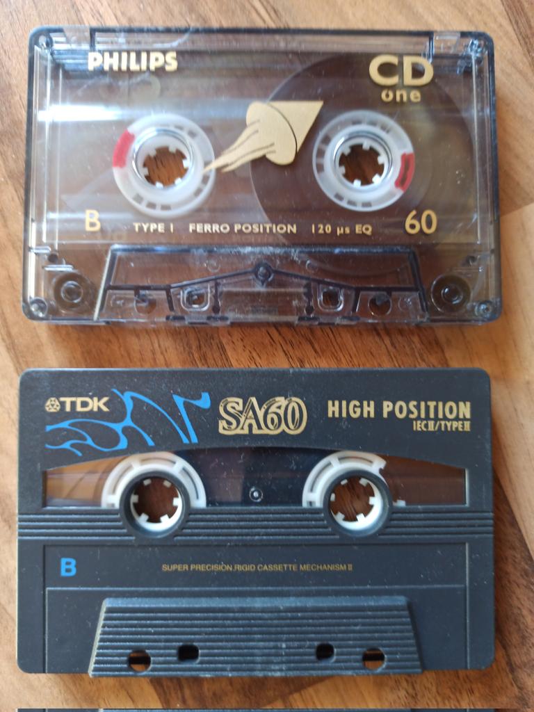 haschmir's tweet photo. Which Side are you in? #TDK #Philips #cassette https://t.co/stUCNO8usI