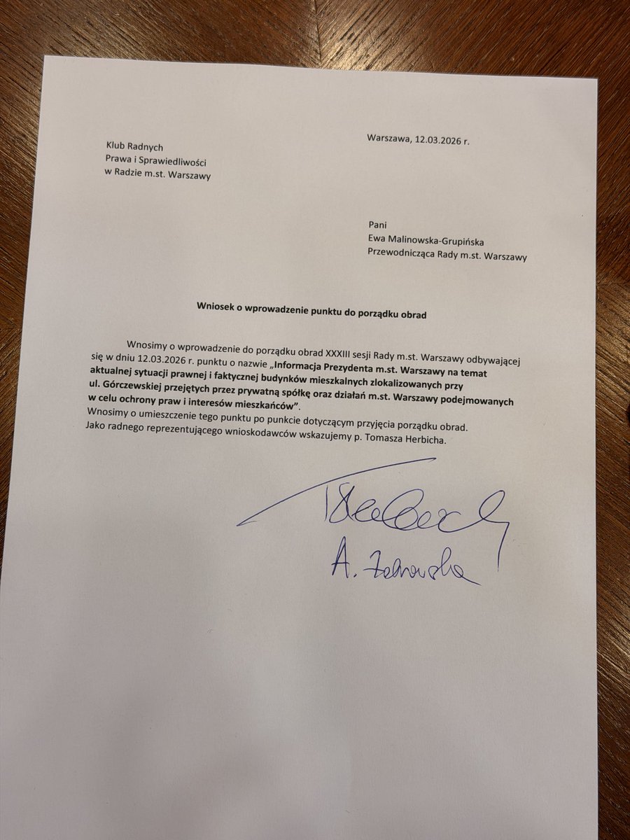 AlaZebrowska's tweet photo. Klub radnych @warszawskipis zgłasza wnioski o rozszerzenie porządku obrad:Informacja prezydenta nt. sytuacji prawnej budynków przy Górczewskiej. 
Informacja prezydenta ws.  powiązań pracownika urzędu z Federacją Rosyjską.Informacja prezydenta nt. parkingu przy Namysłowskiej. https://t.co/zNcIk65kmL