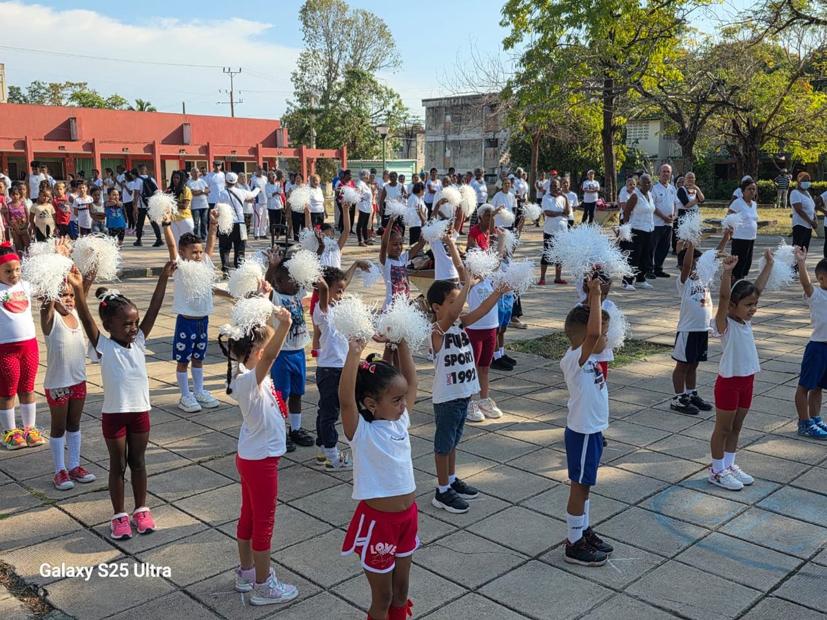 cisn95964's tweet photo. Guantánamo tierra de campeones seguimos trabajando para elevar la calidad de vida en jóvenes niños y adultos porque así también se defiende la Revolución. https://t.co/mcp4japOkP