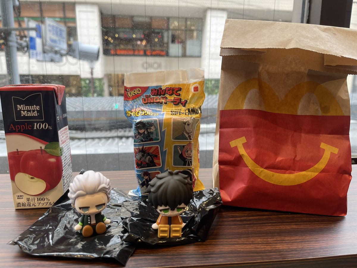 ぽんぽんペインで病院行ったらお薬貰えたからもう大丈夫！と思って麻婆茄子丼食べたらぽんぽんペインペインになってまたお粥生活です。
マック食べたい。