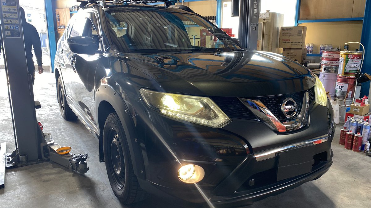 hayashi_motors's tweet photo. ニッサン NT32 エクストレイル
エンジンオイル・フィルター交換を見守る。
#筑後車輌基地
#ニッサンエクストレイル
#nt32 https://t.co/SKDKVjHSsf