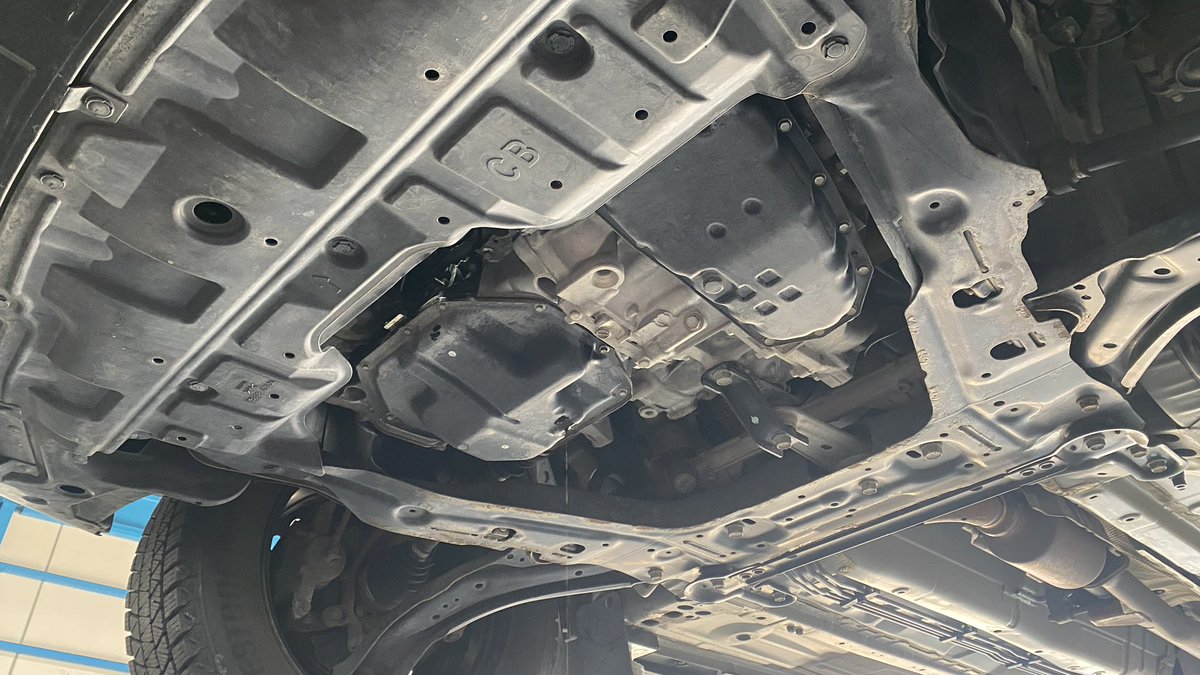 hayashi_motors's tweet photo. ニッサン NT32 エクストレイル
エンジンオイル・フィルター交換を見守る。
#筑後車輌基地
#ニッサンエクストレイル
#nt32 https://t.co/SKDKVjHSsf
