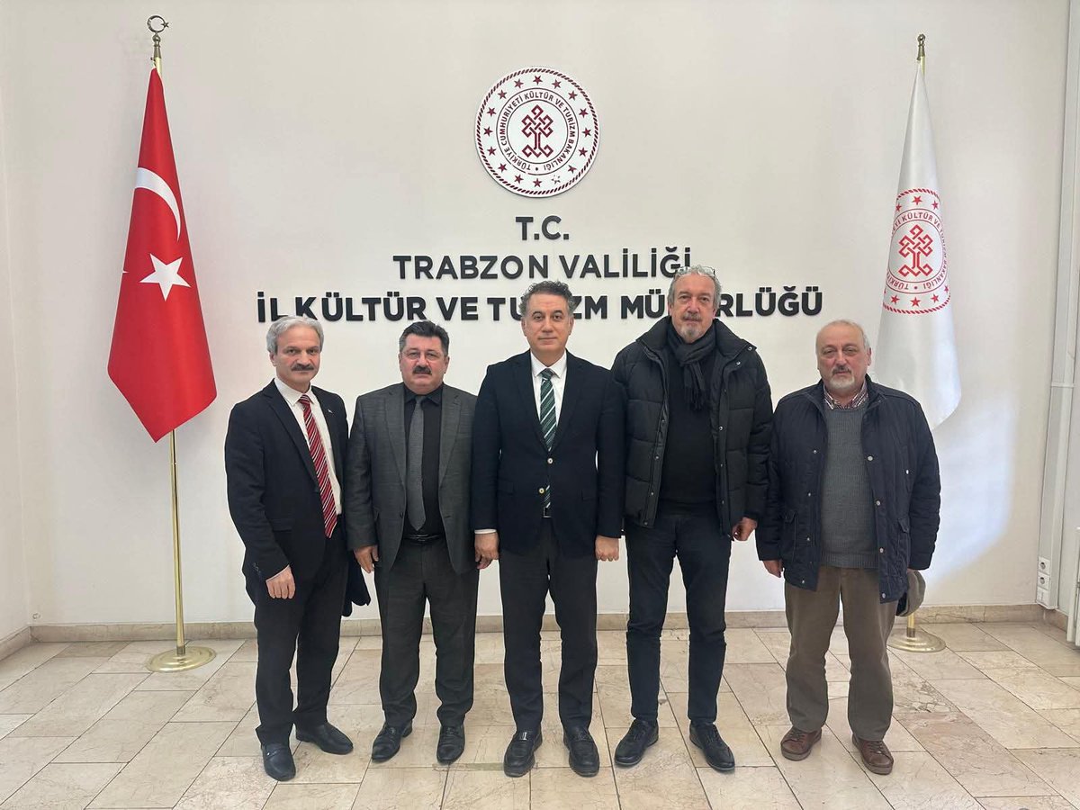 kt1461's tweet photo. Trabzon Kültür Yolu Festivali kapsamında görüşme sağladığımız İl Kültür, Turizm Müdürümüz'e, nazik kabulleri ve ev sahipliğinden ötürü teşekkür ederiz.
#Sanatevi
#T. #Yazarlar #Birliği https://t.co/W3aqIVsIry