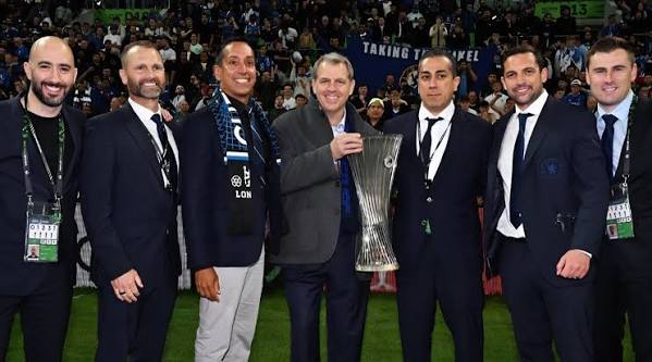 XXSpecia1's tweet image. Get out of my club now. #BluecoOut